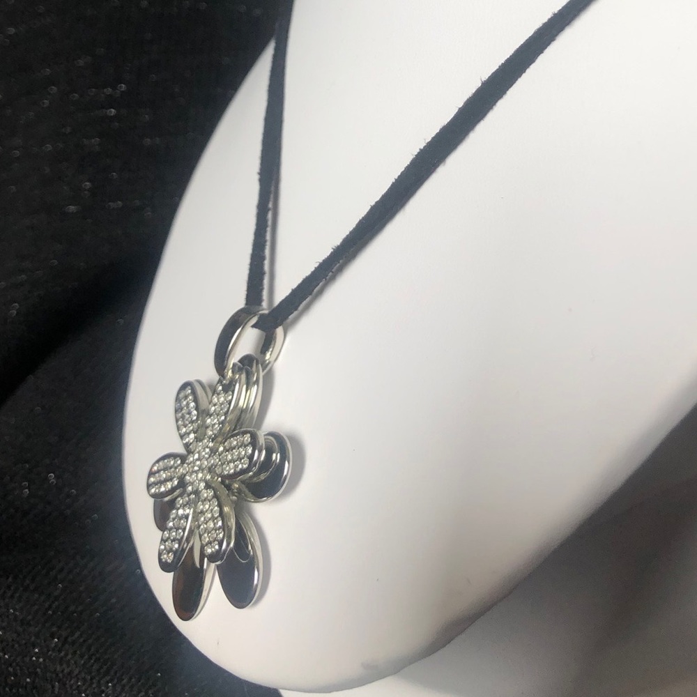 Necklace - Picture 3 of 7